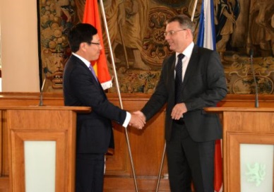 Vietnam desires stronger ties with Czech Republic