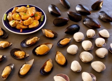 US officials to meet with China on shellfish ban