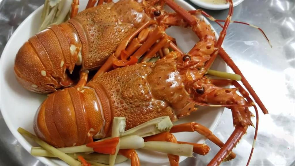 Vietnam exports 140 tons of seafood through Mong Cai International Border Gate