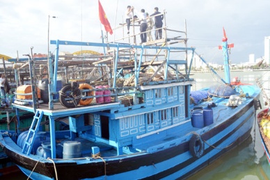 Binh Dinh 1,300 fishing boats installed satellite devices